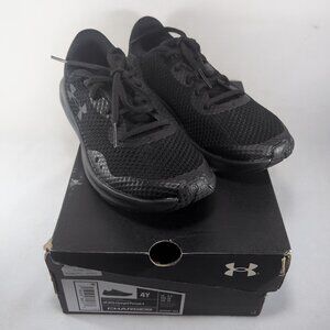 Under Armor Boy's Charged Pursuit 3 4Y Road Running Shoe Black 002 Youth